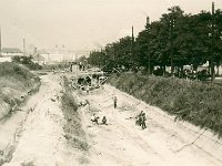 Glavni gradski kanal 1930. godine. Presvođivanje kraj otvorenog kanala